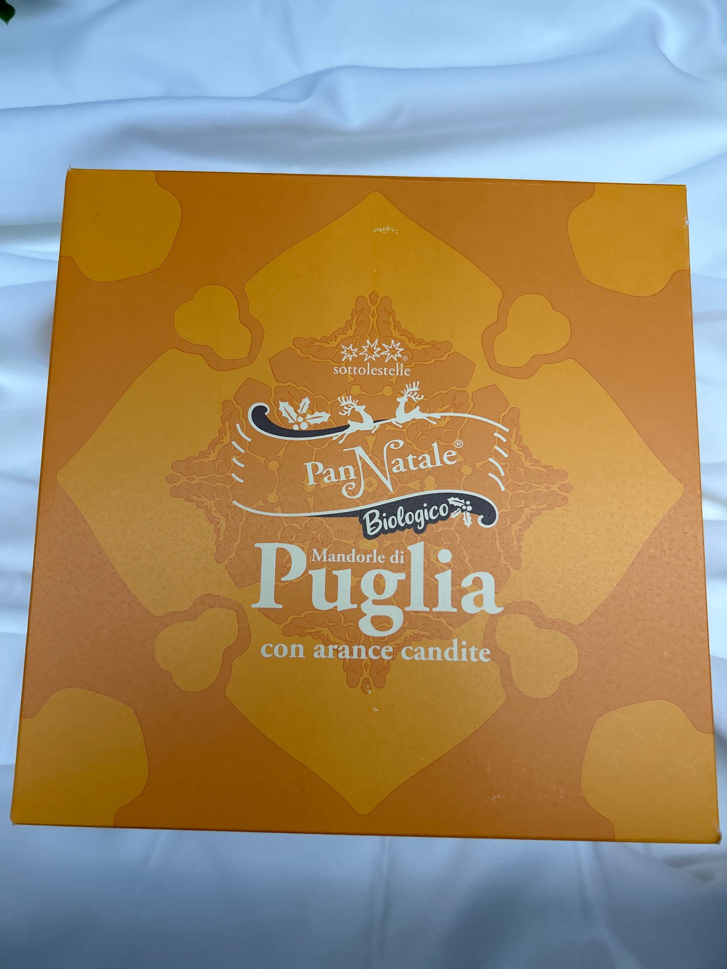 PanNatale bio con mandorle di Puglia e arance candite